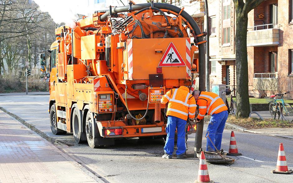 camion pompe egout Suresnes